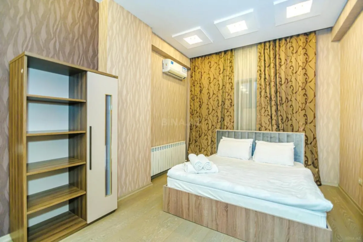 Satılır 4 otaqlı mənzil 176 m²