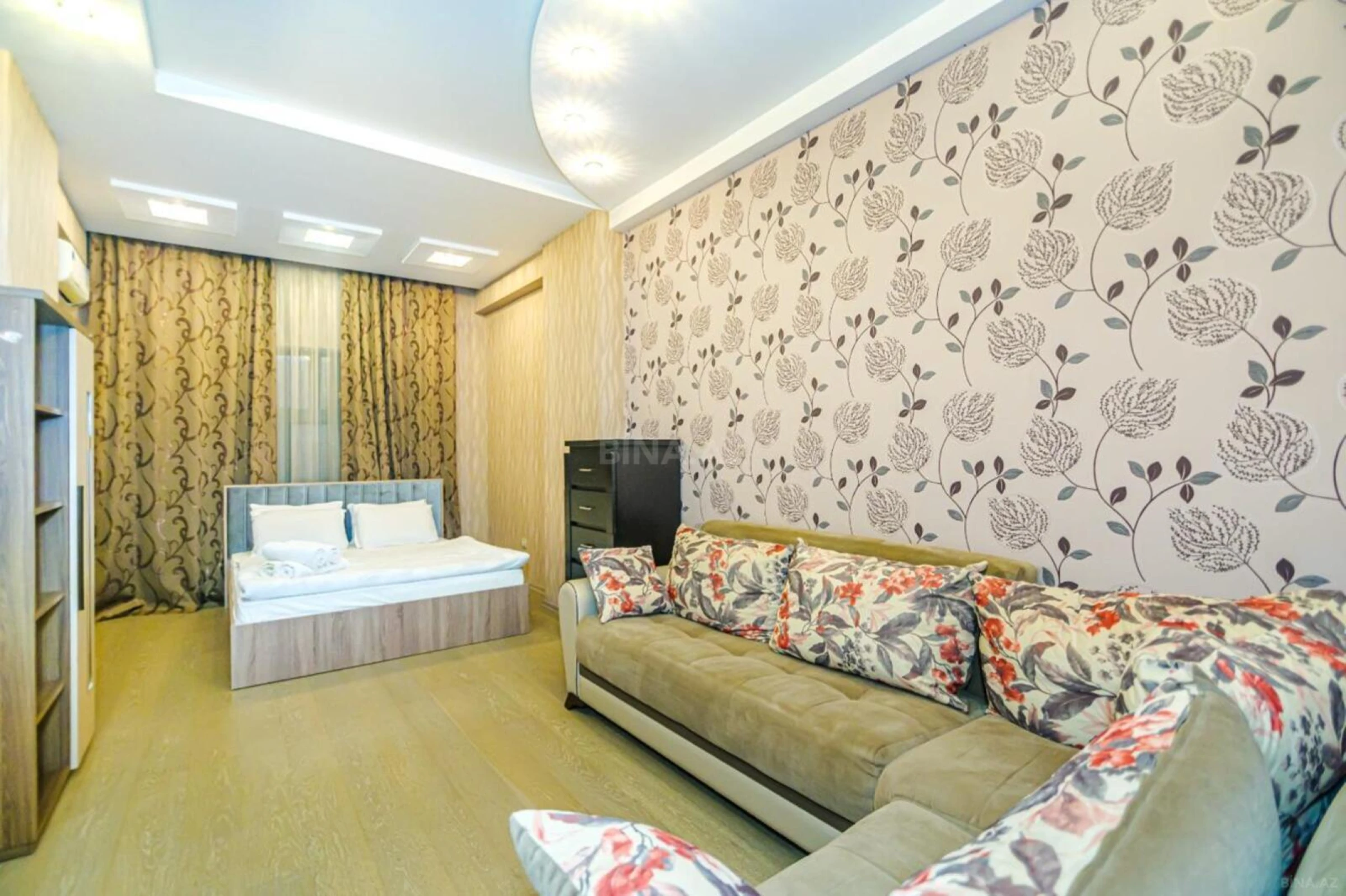 Satılır 4 otaqlı mənzil 176 m²