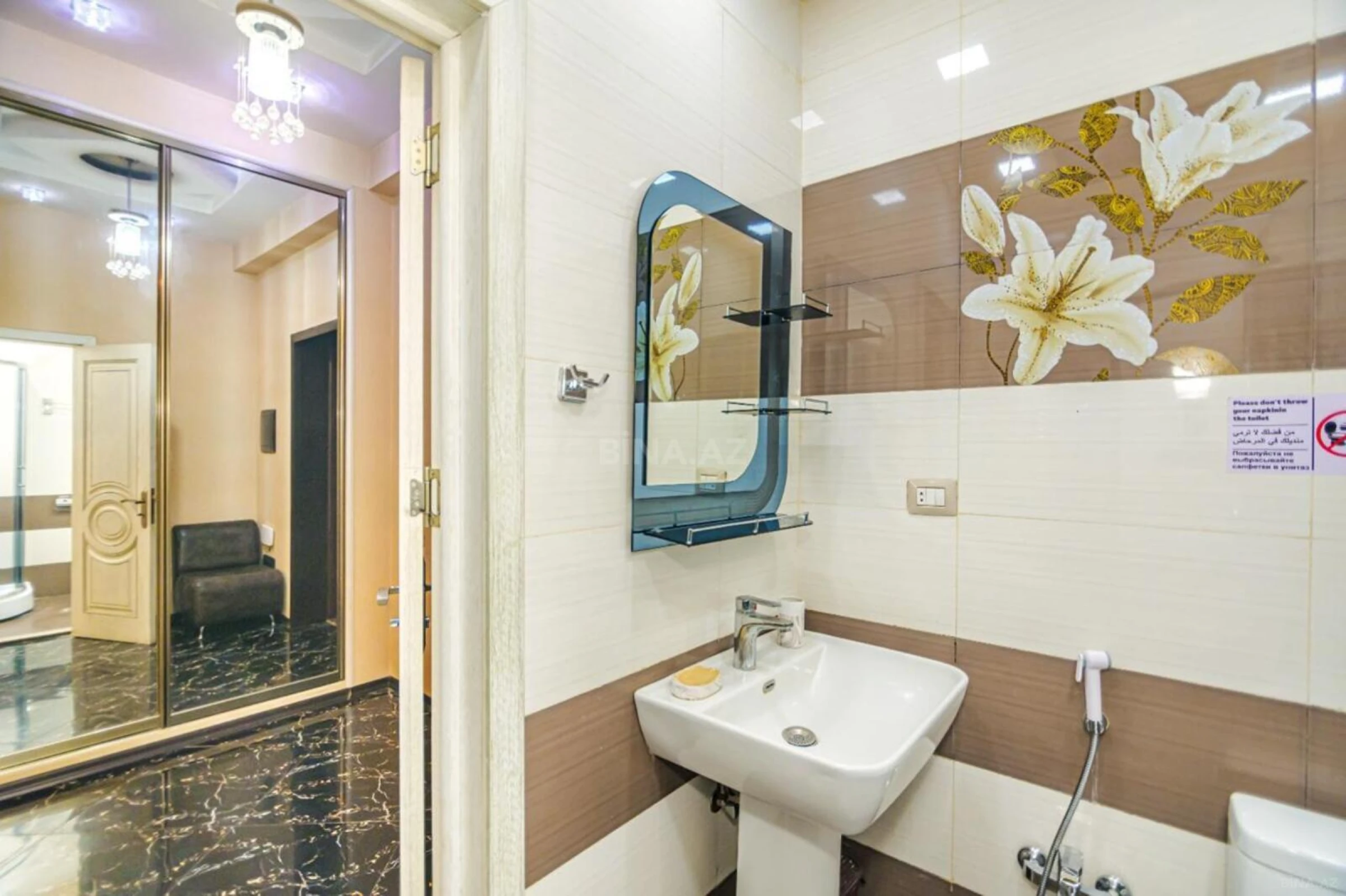 Satılır 4 otaqlı mənzil 176 m²