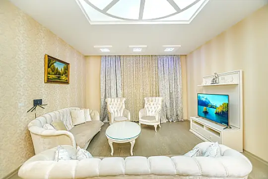 Satılır 4 otaqlı mənzil 176 m²