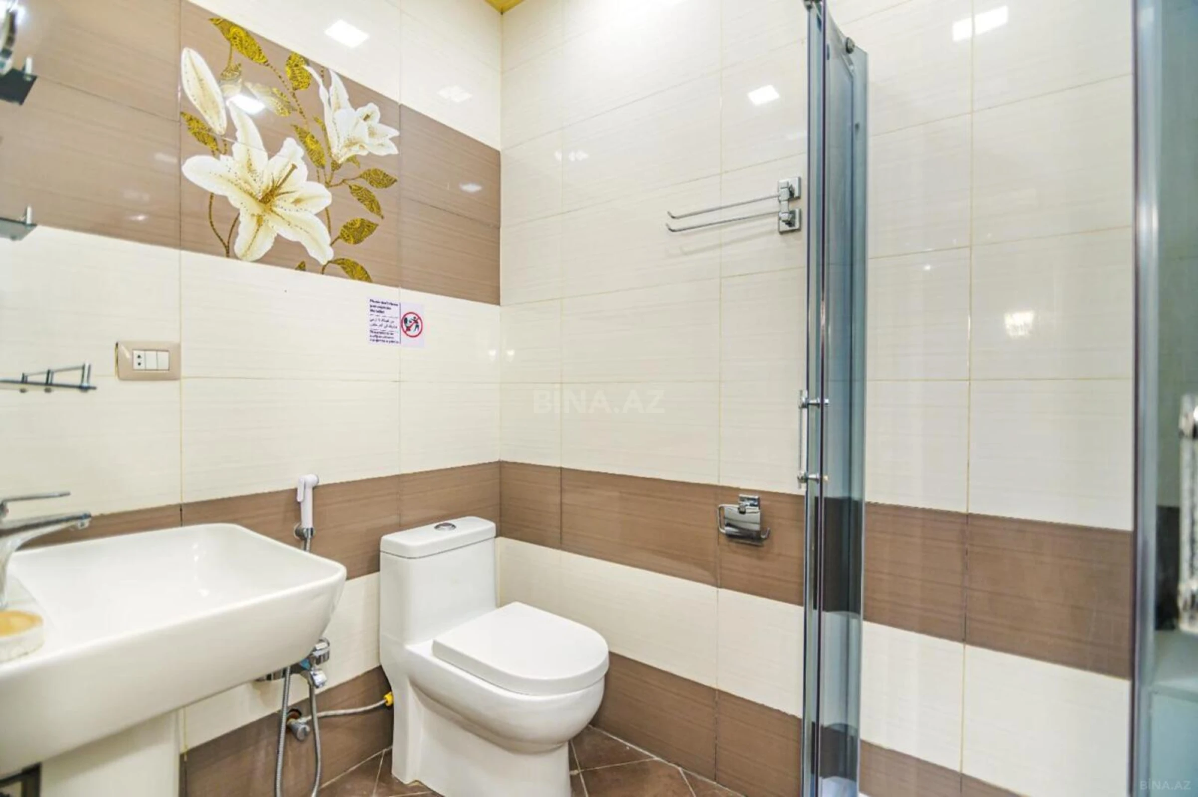 Satılır 4 otaqlı mənzil 176 m²