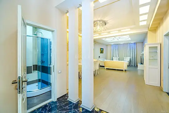 Satılır 4 otaqlı mənzil 176 m²