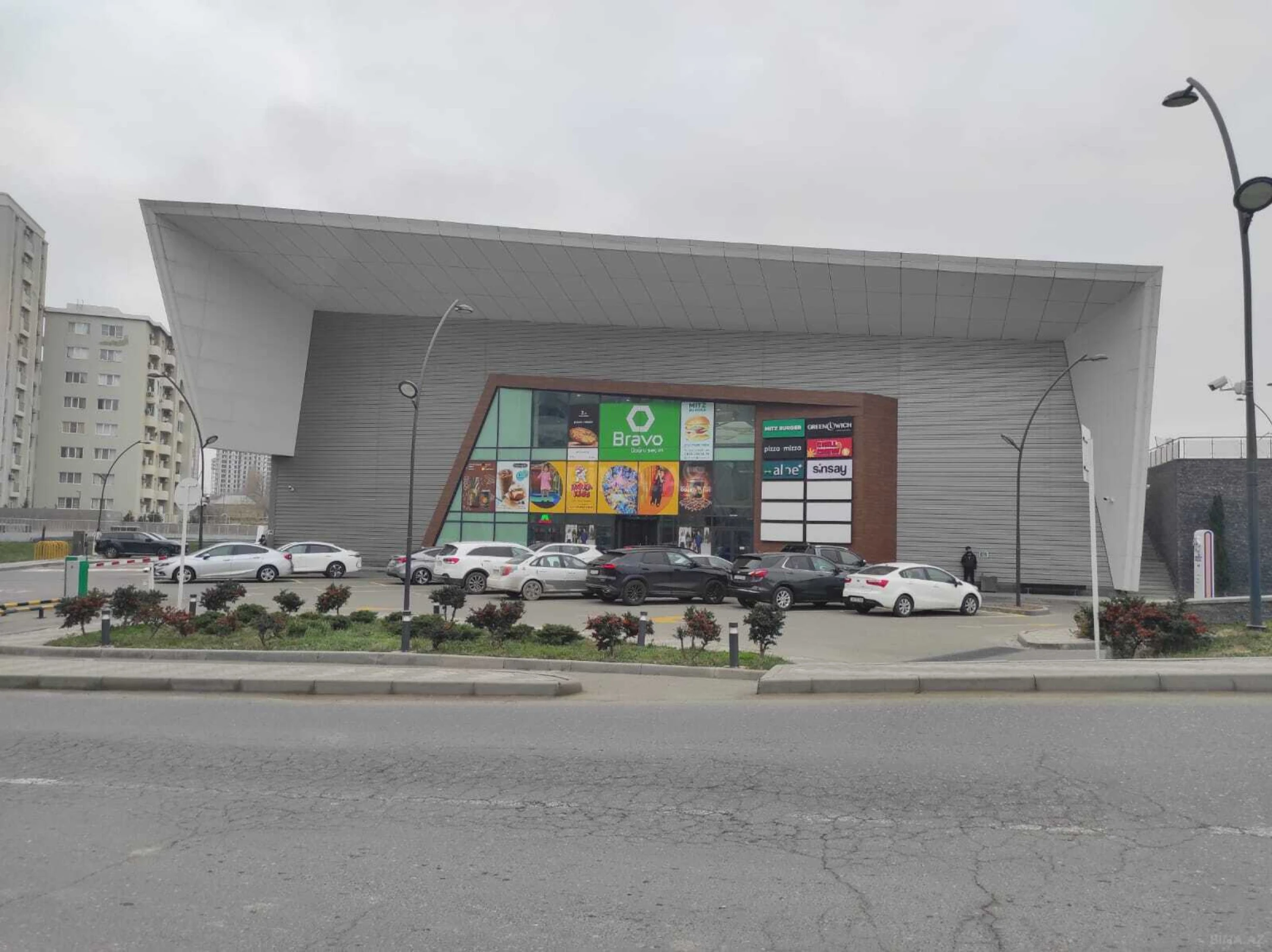 Satılır 2 otaqlı mənzil 65 m²