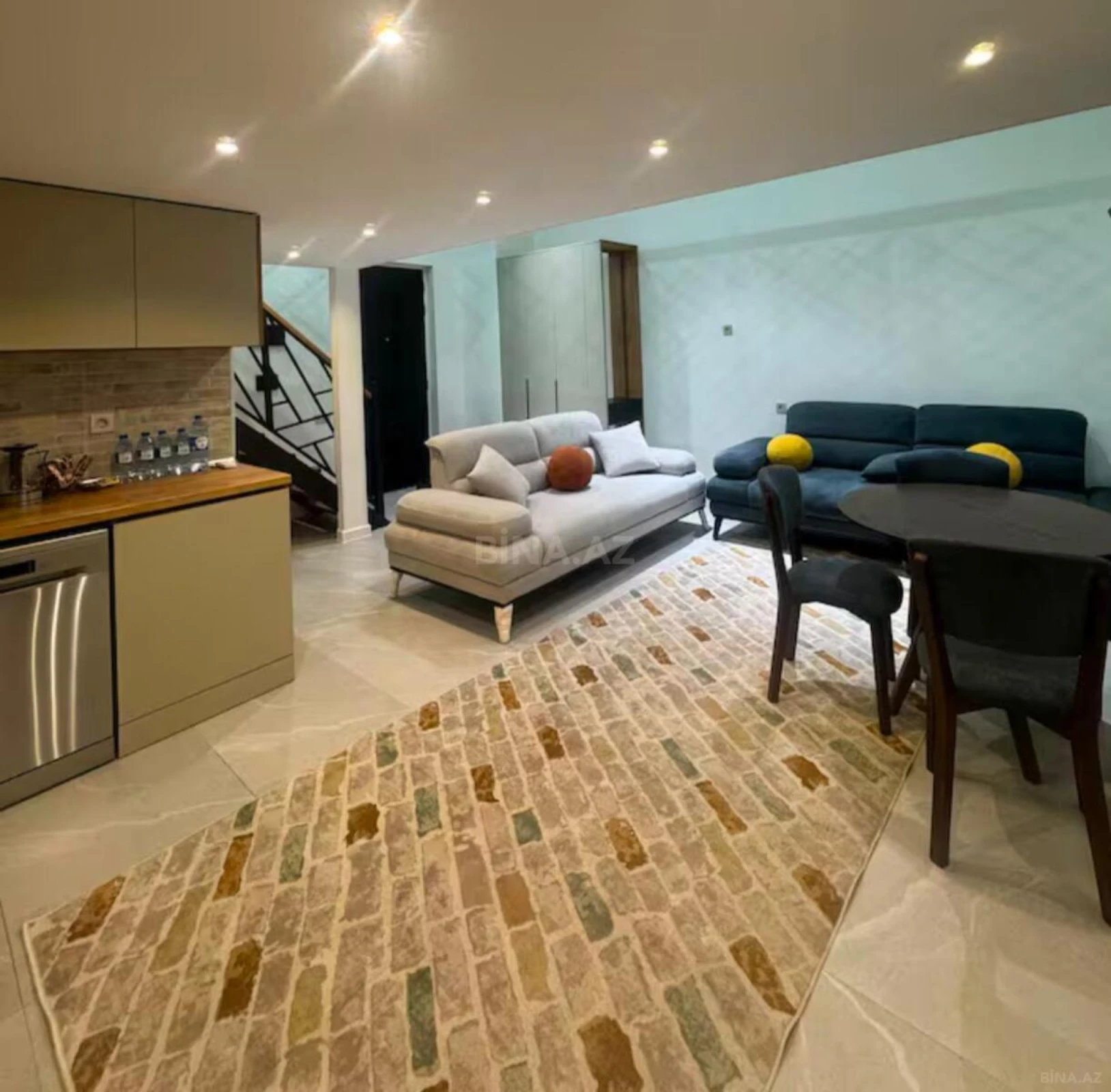 Kirayə verilir 2 otaqlı mənzil 80 m²