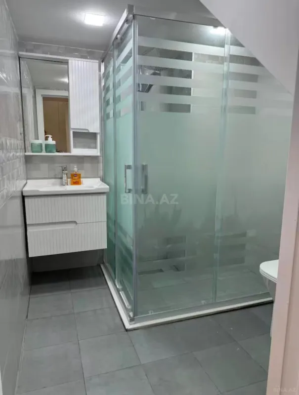 Kirayə verilir 2 otaqlı mənzil 80 m²