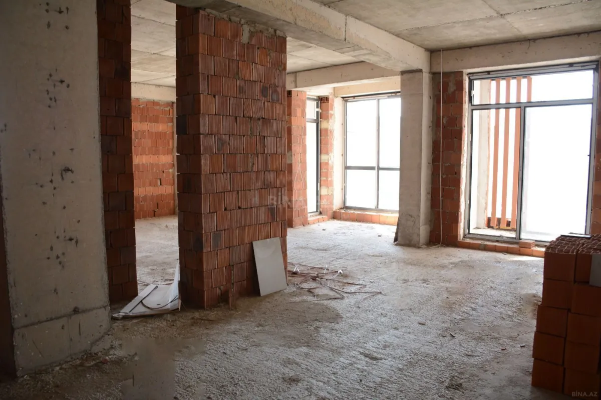 Satılır 3 otaqlı mənzil 128.1 m²