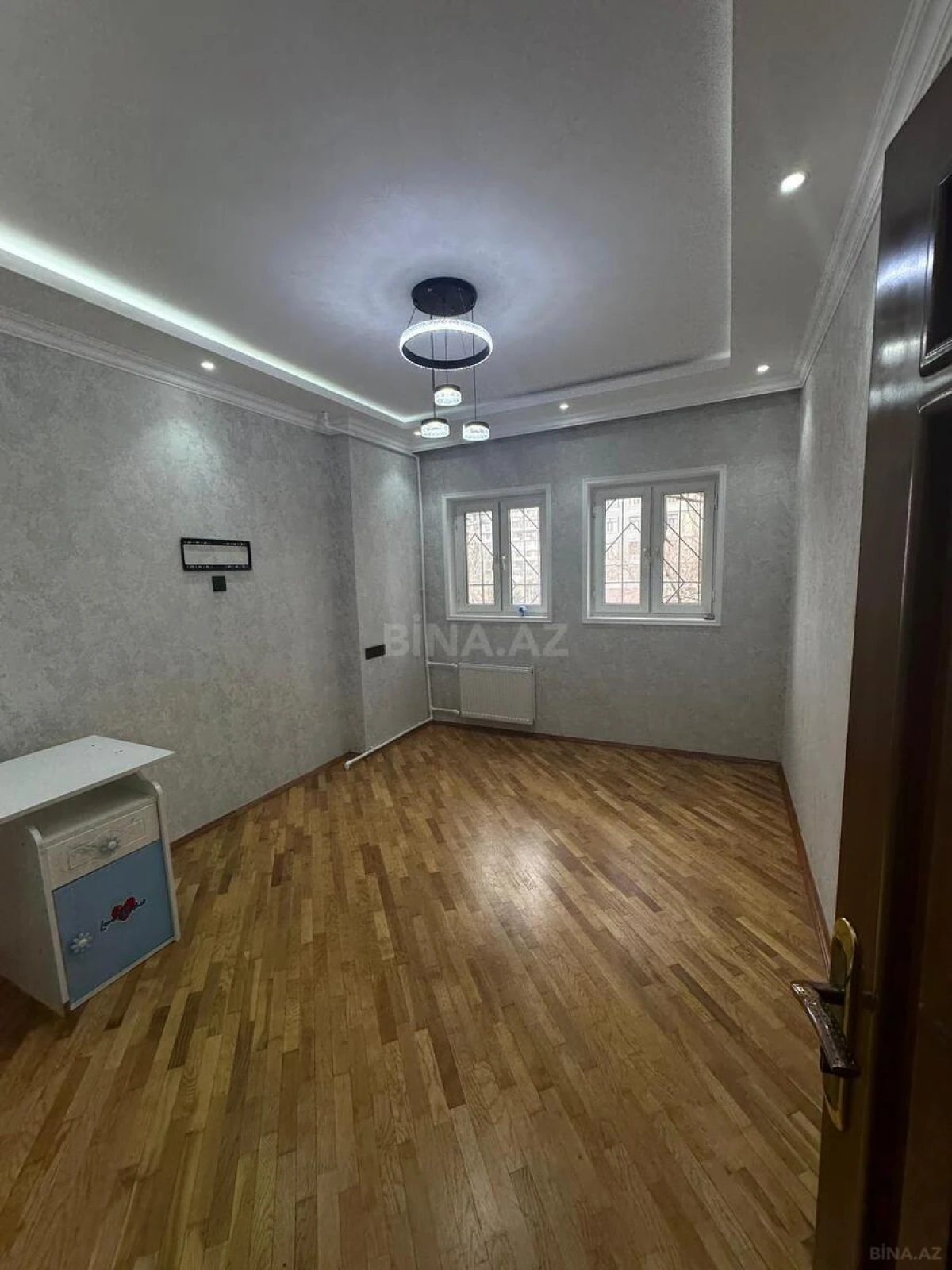 Kirayə verilir 3 otaqlı mənzil 130 m²