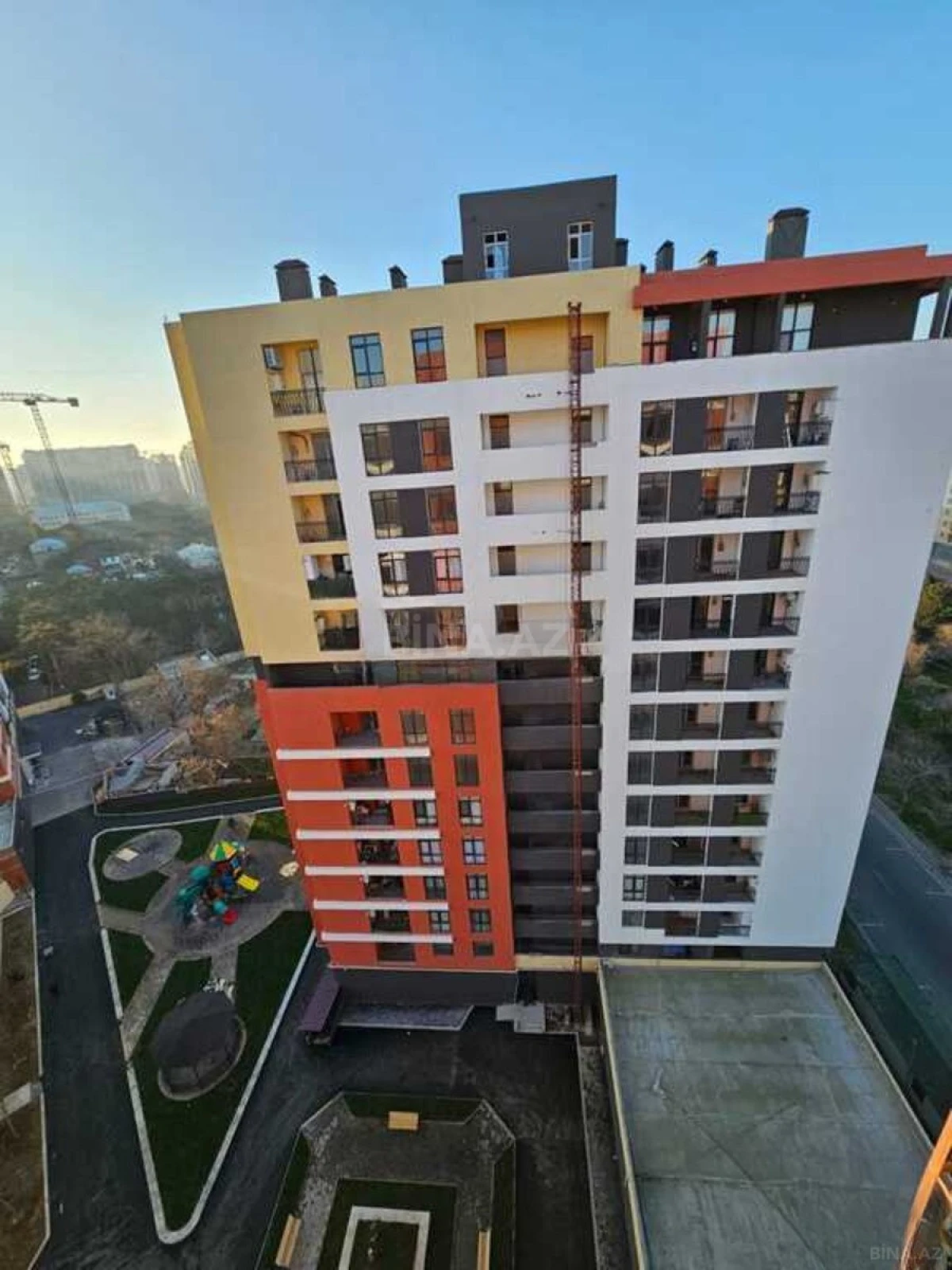 Satılır 2 otaqlı mənzil 85 m²