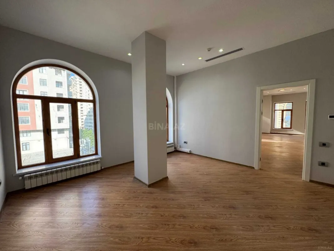 Kirayə verilir 4 otaqlı ofis 175 m²