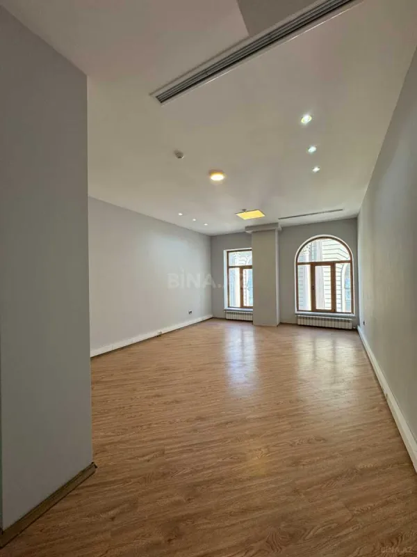 Kirayə verilir 4 otaqlı ofis 175 m²