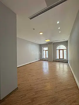 Kirayə verilir 4 otaqlı ofis 175 m²