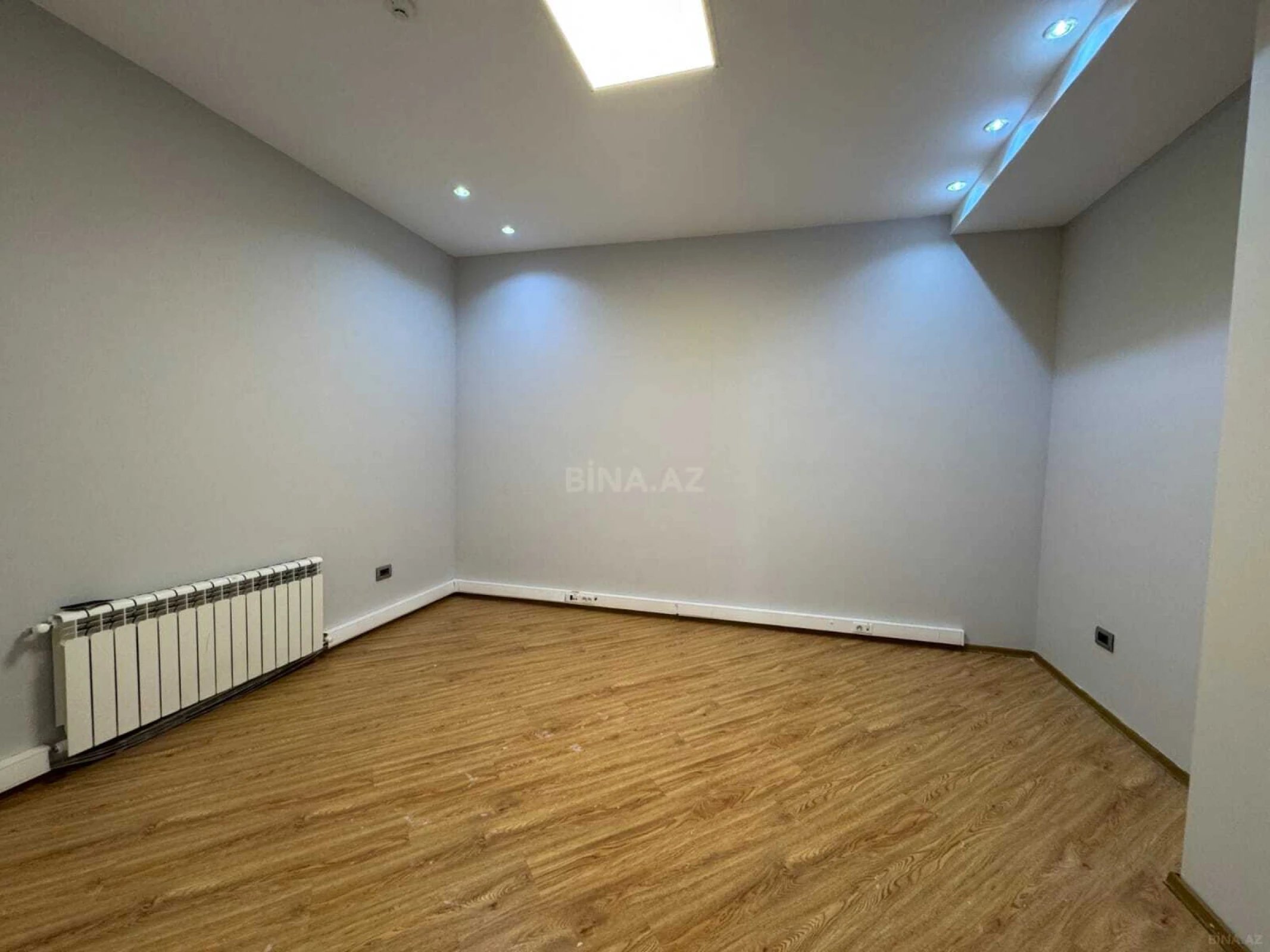 Kirayə verilir 4 otaqlı ofis 175 m²