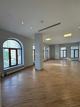 Kirayə verilir 4 otaqlı ofis 175 m²