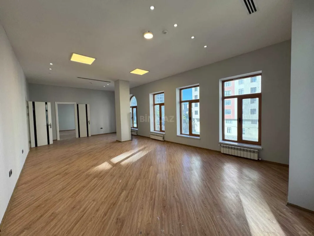 Kirayə verilir 4 otaqlı ofis 175 m²