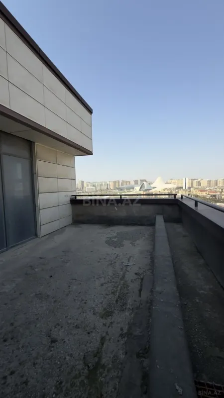 Satılır 3 otaqlı mənzil 198.4 m²