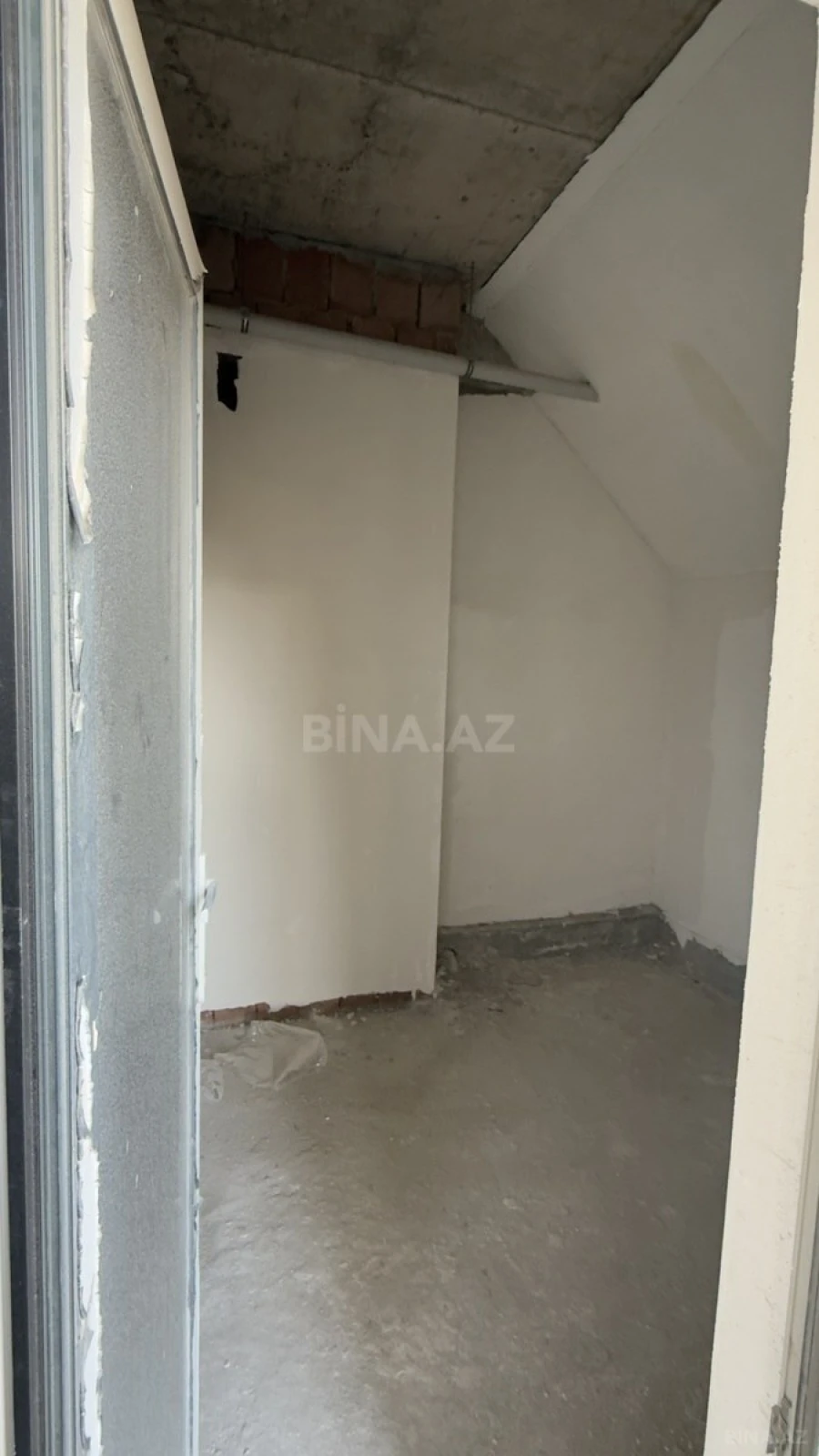 Satılır 3 otaqlı mənzil 198.4 m²