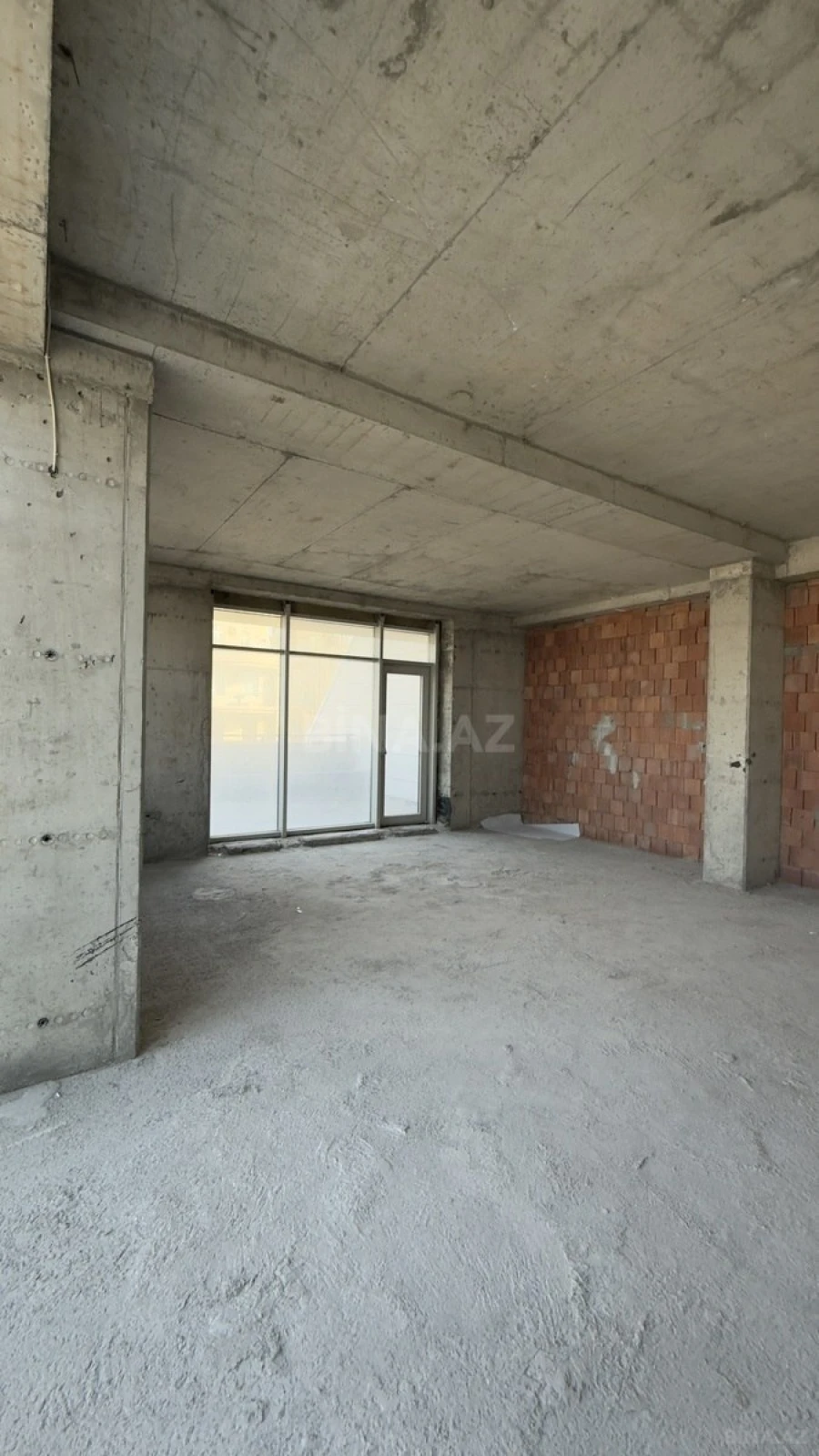 Satılır 3 otaqlı mənzil 198.4 m²