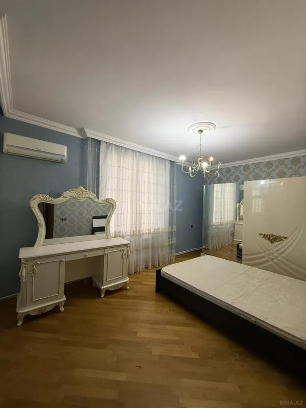 Kirayə verilir 3 otaqlı mənzil 140 m²