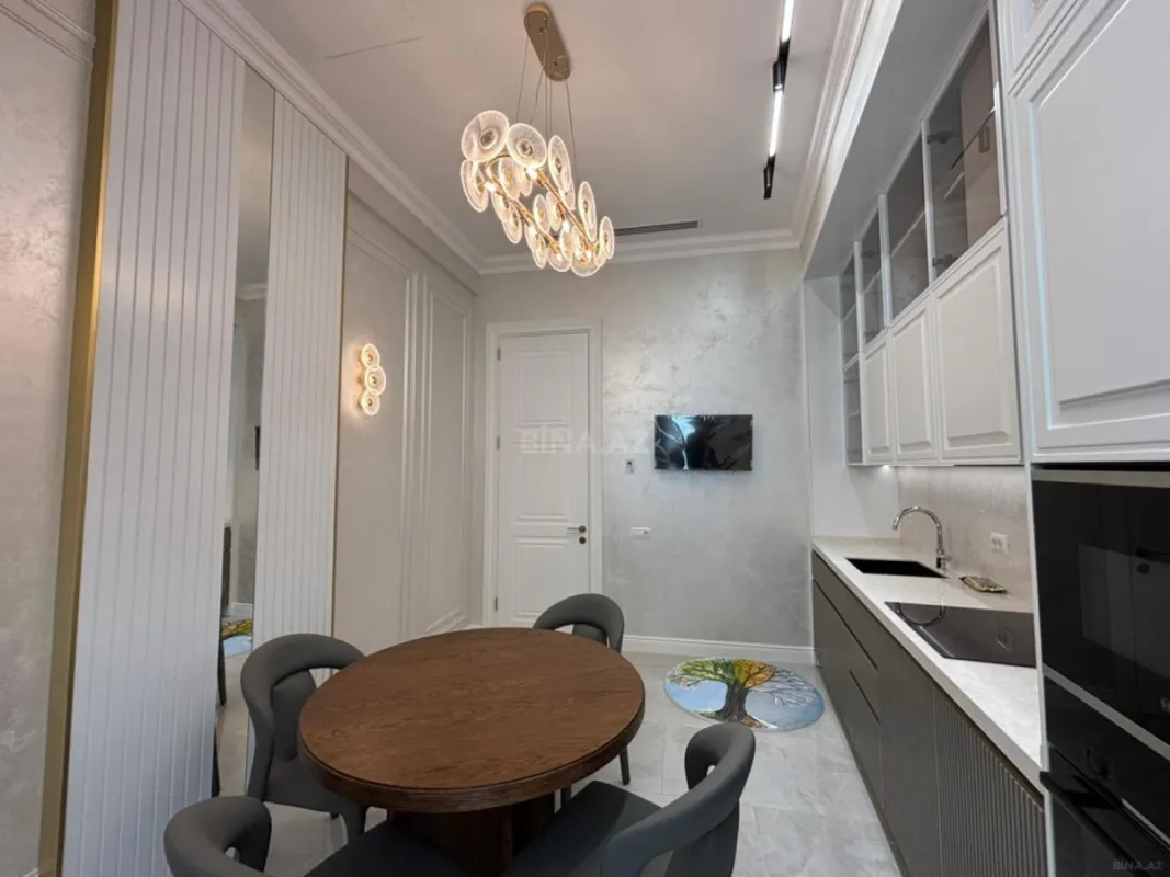Kirayə verilir 3 otaqlı mənzil 135 m²