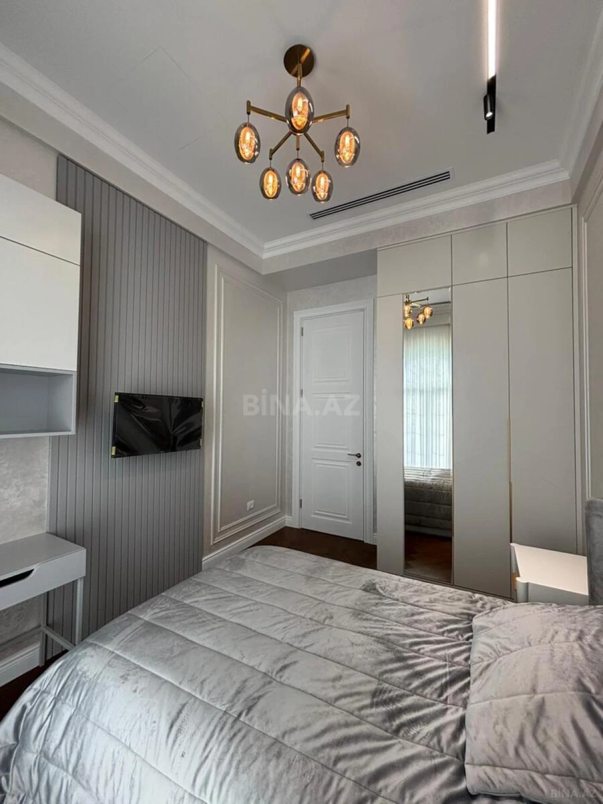 Kirayə verilir 3 otaqlı mənzil 135 m²