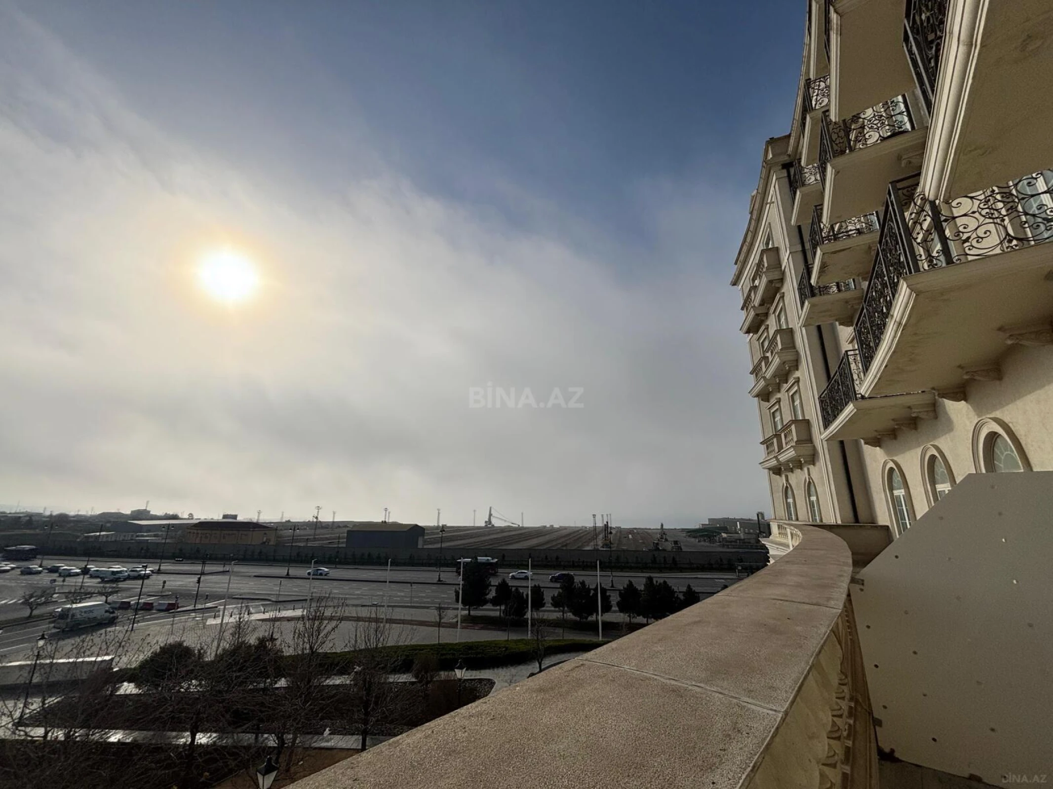 Kirayə verilir 3 otaqlı mənzil 135 m²