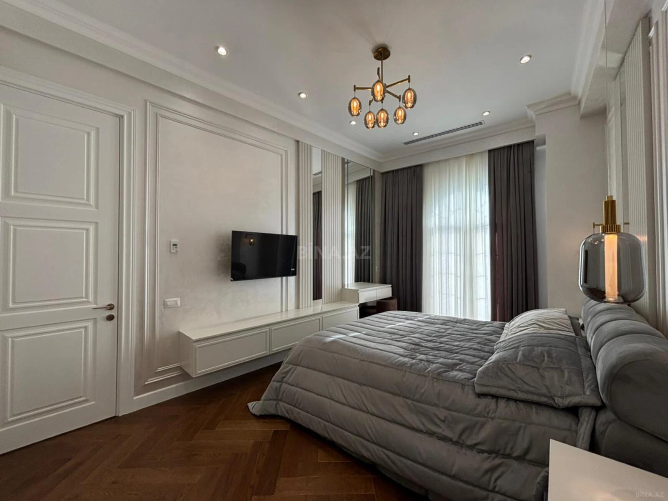 Kirayə verilir 3 otaqlı mənzil 135 m²