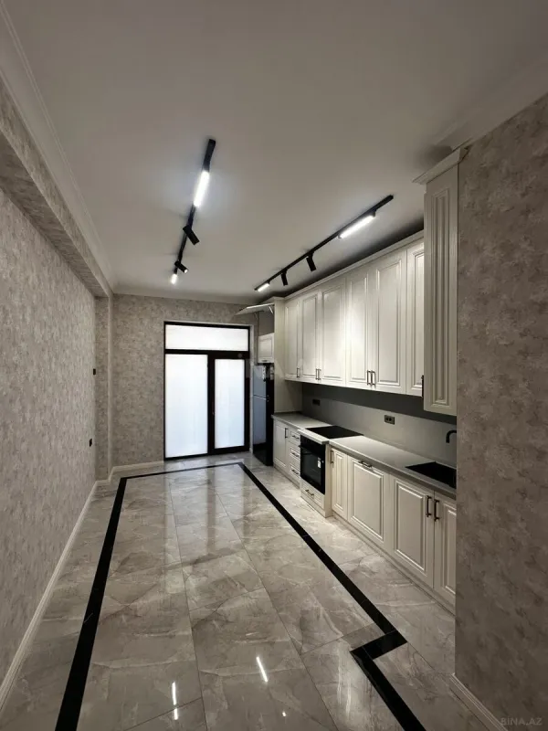 Kirayə verilir 3 otaqlı mənzil 140.2 m²