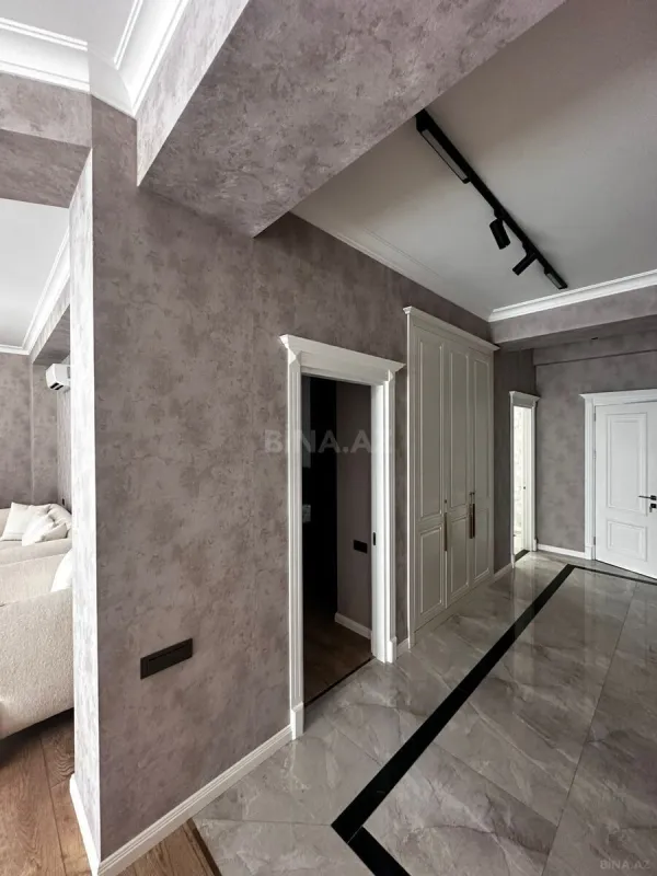 Kirayə verilir 3 otaqlı mənzil 140.2 m²