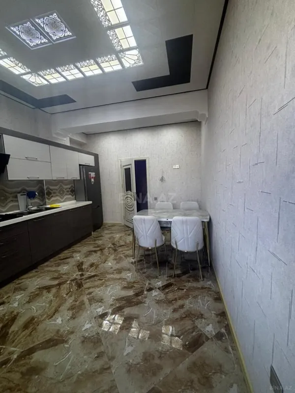 Kirayə verilir 3 otaqlı mənzil 145 m²
