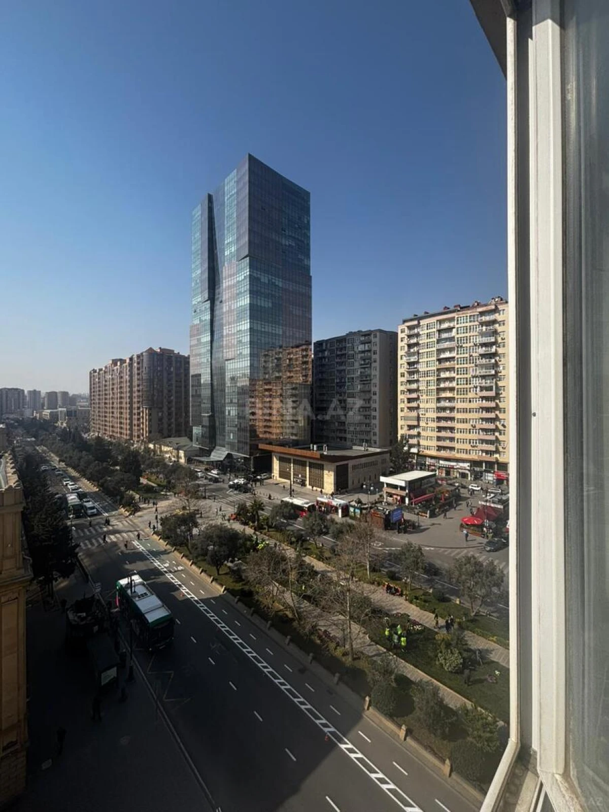 Kirayə verilir 3 otaqlı mənzil 145 m²