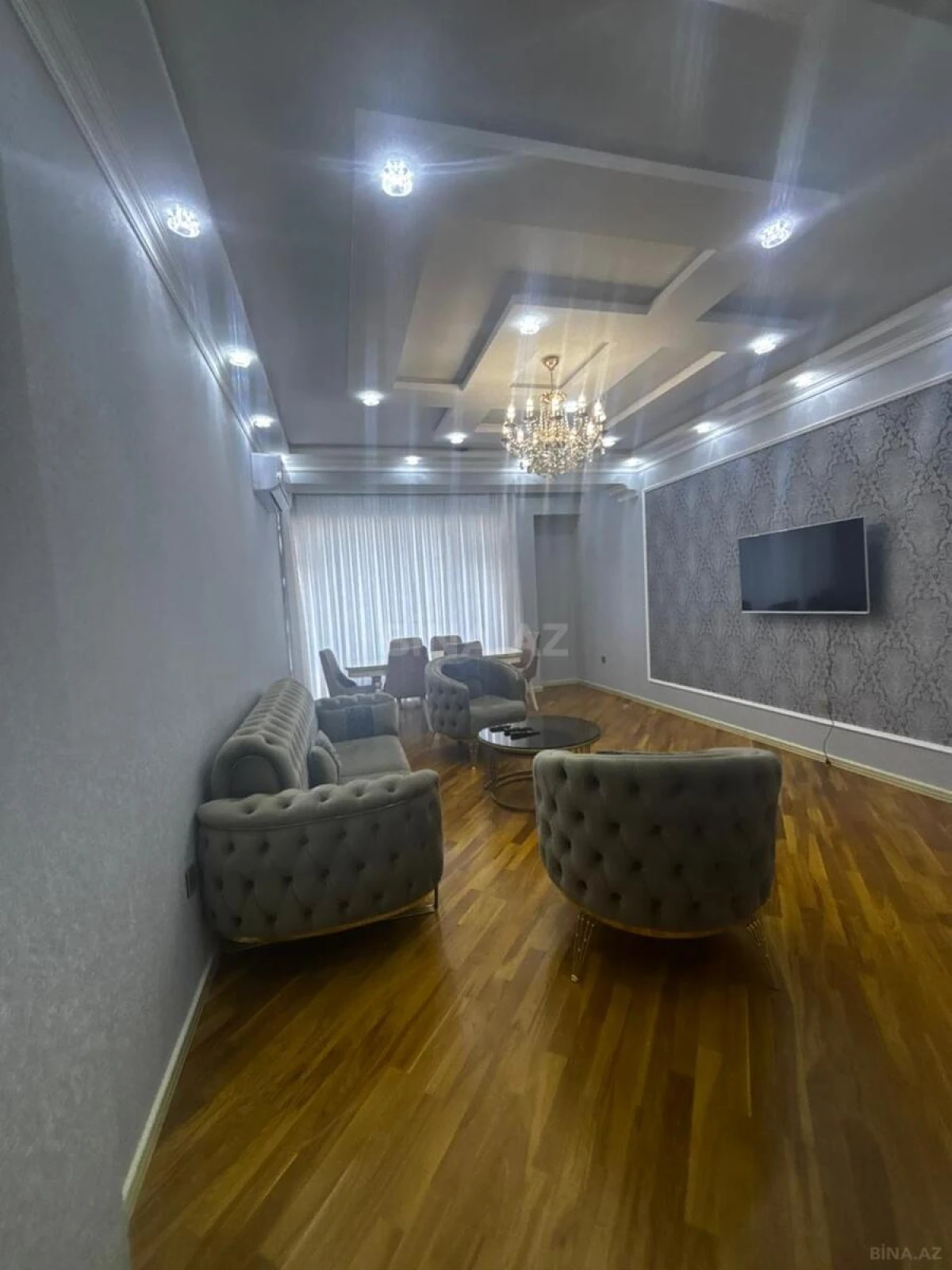 Kirayə verilir 3 otaqlı mənzil 145 m²