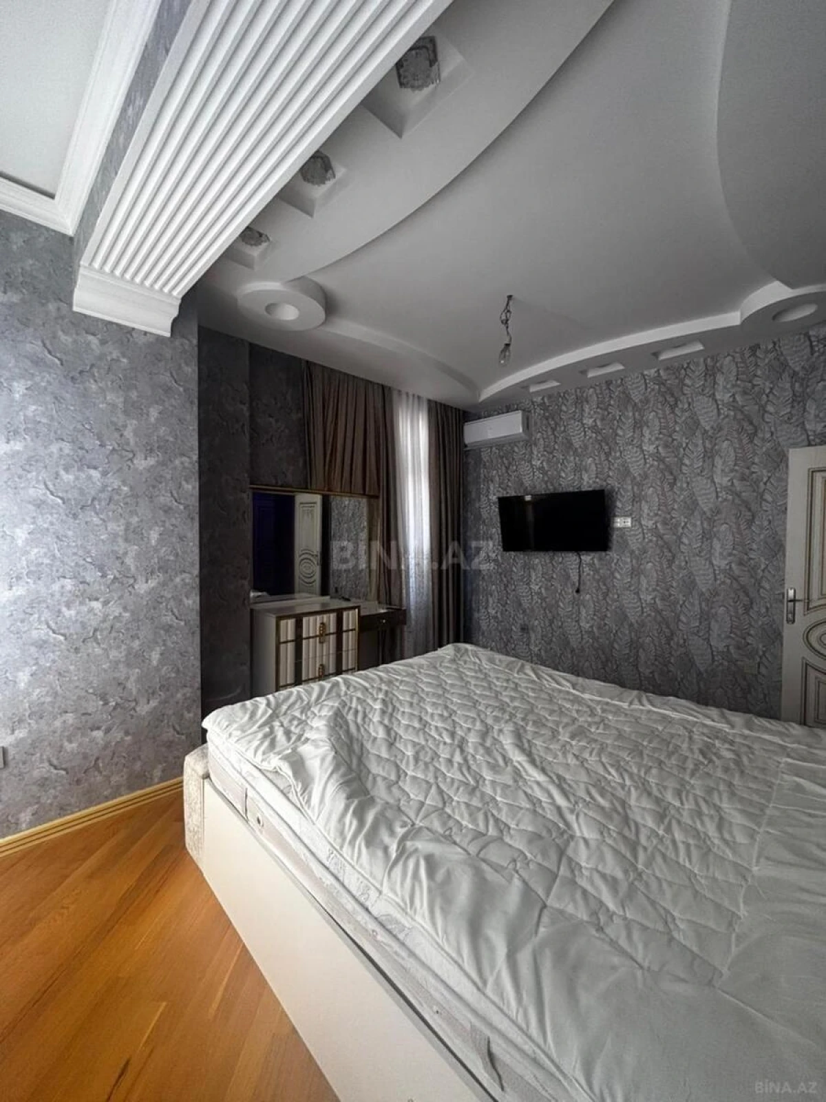 Kirayə verilir 3 otaqlı mənzil 145 m²