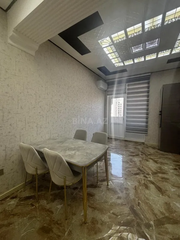 Kirayə verilir 3 otaqlı mənzil 145 m²