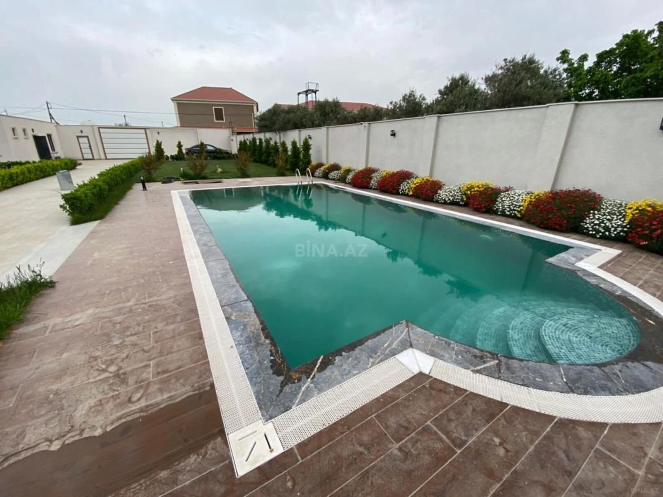 Kirayə verilir 5 otaqlı həyət evi 360 m²