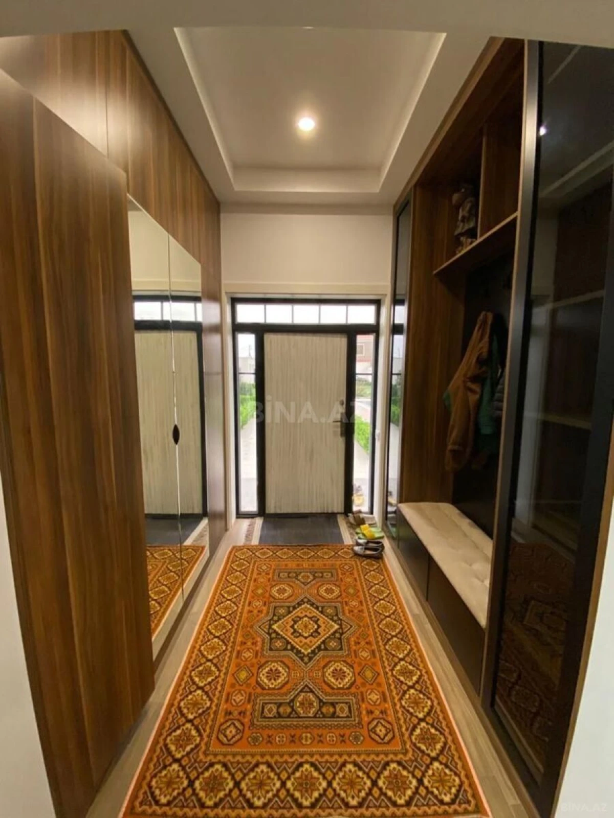 Kirayə verilir 5 otaqlı həyət evi 360 m²