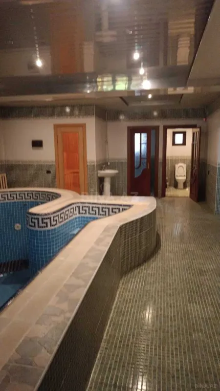 Satılır 8 otaqlı həyət evi 800 m²