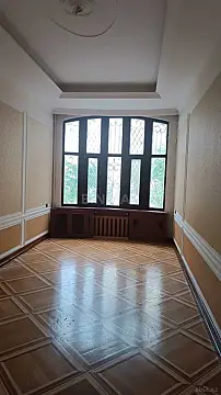 Satılır 8 otaqlı həyət evi 800 m²