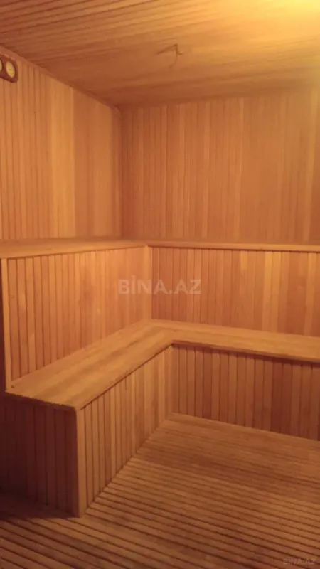 Satılır 8 otaqlı həyət evi 800 m²