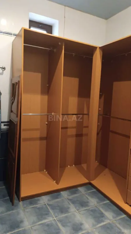 Satılır 8 otaqlı həyət evi 800 m²