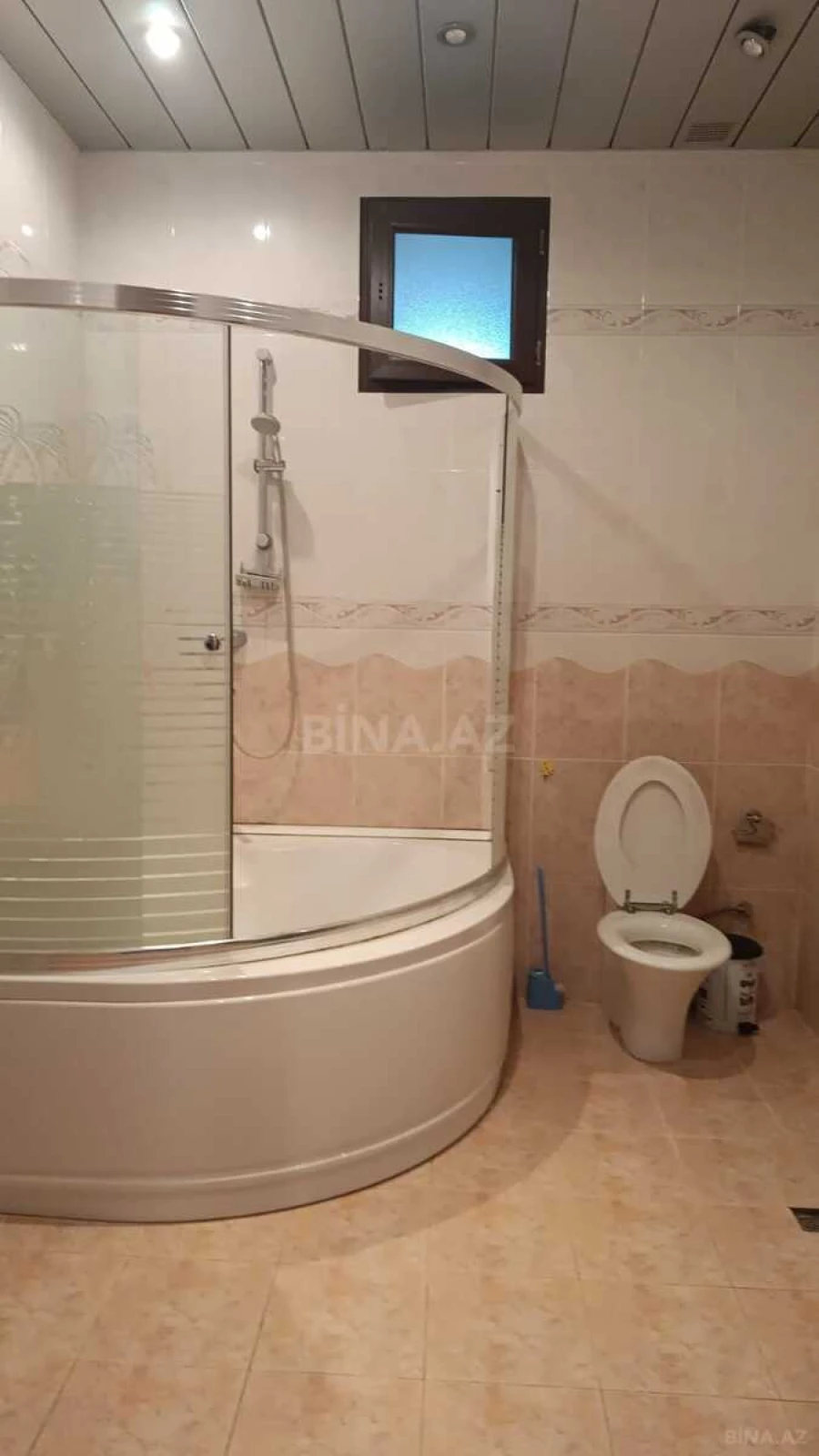 Satılır 8 otaqlı həyət evi 800 m²