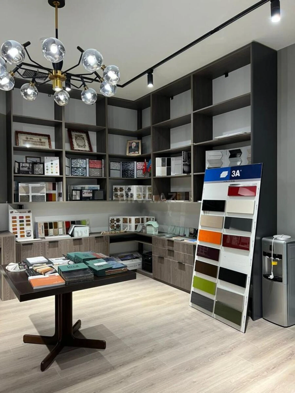 Kirayə verilir 10 otaqlı ofis 1200 m²