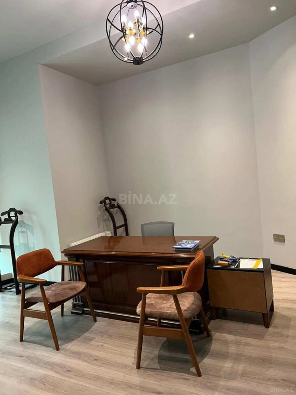 Kirayə verilir 10 otaqlı ofis 1200 m²