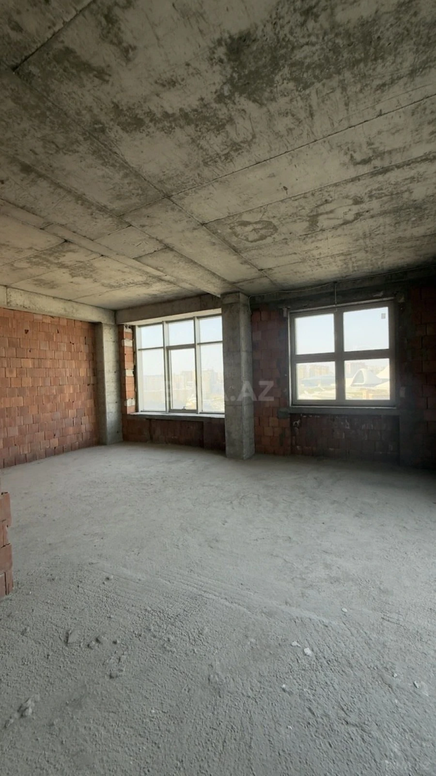 Satılır 3 otaqlı mənzil 164 m²