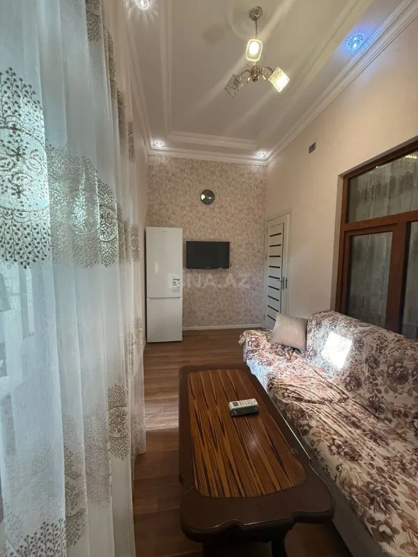 Kirayə verilir 2 otaqlı həyət evi 80 m²