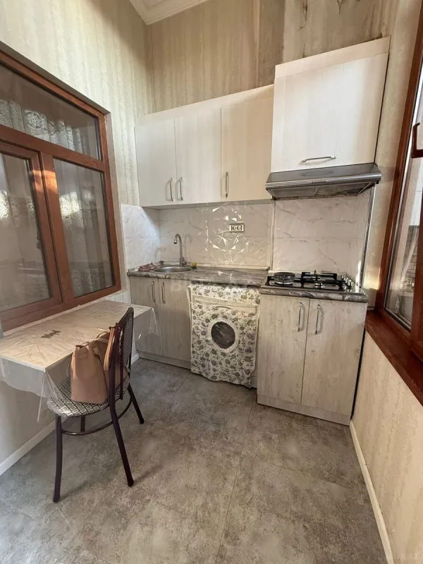 Kirayə verilir 2 otaqlı həyət evi 80 m²