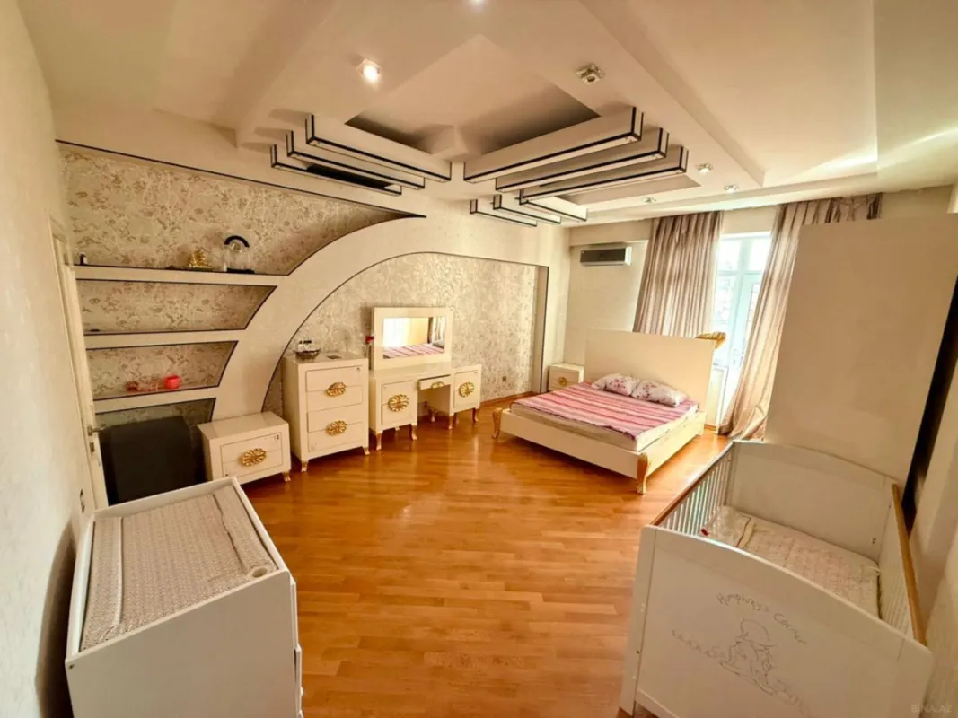 Kirayə verilir 4 otaqlı mənzil 255 m²
