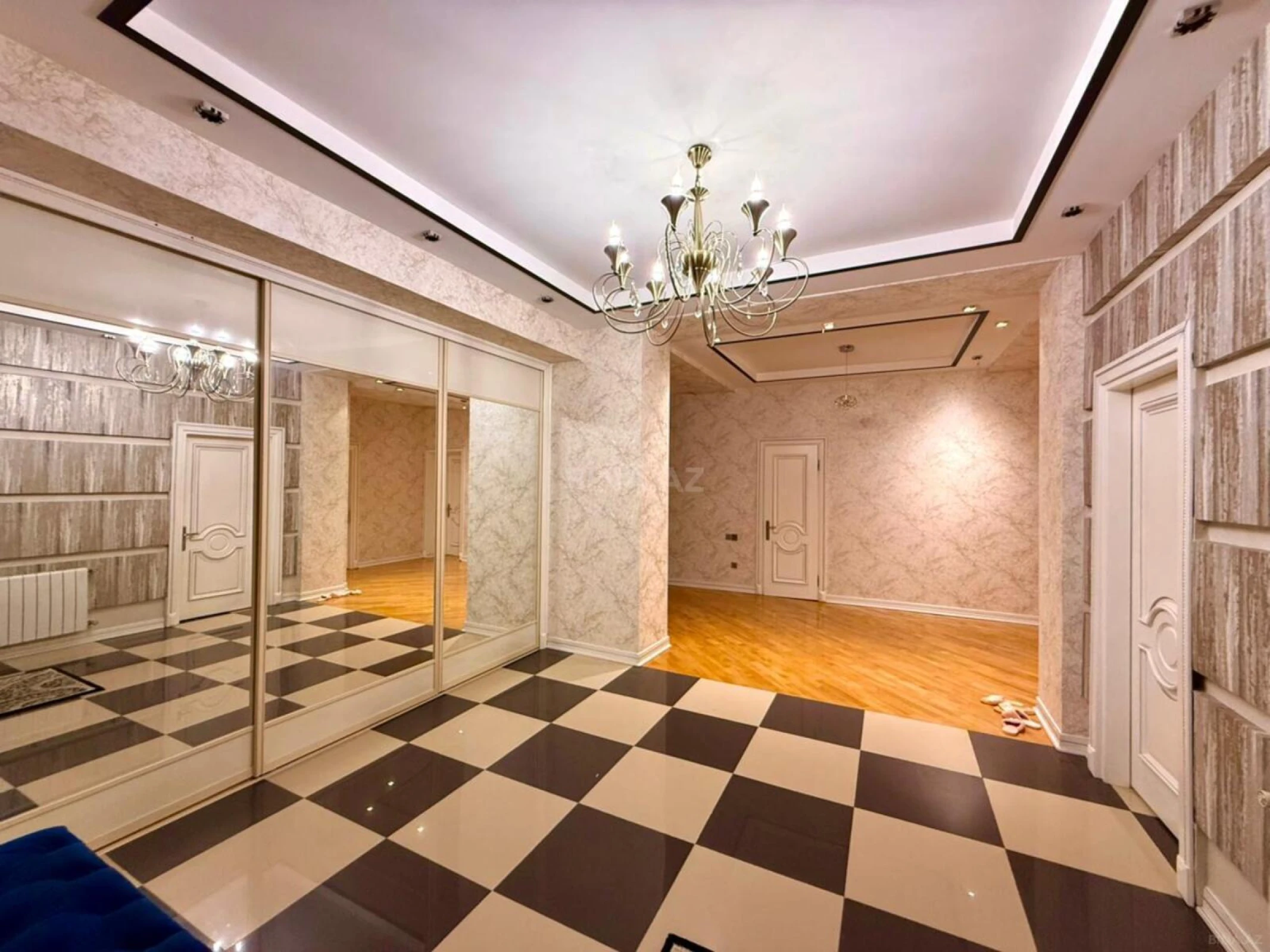 Kirayə verilir 4 otaqlı mənzil 255 m²