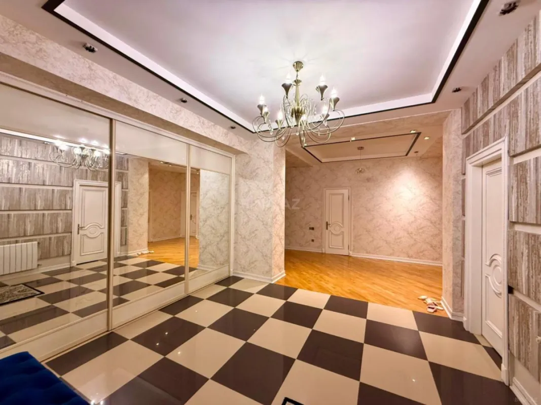 Kirayə verilir 4 otaqlı mənzil 255 m²