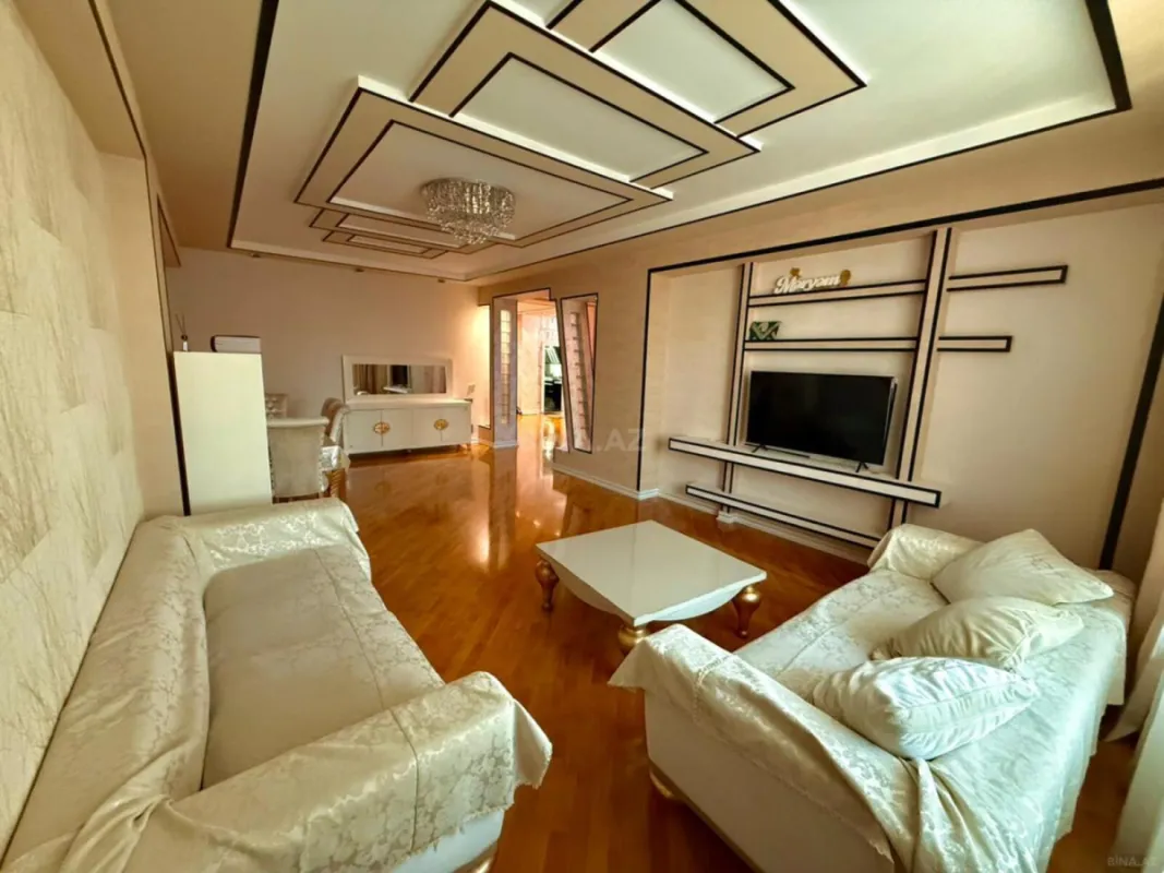 Kirayə verilir 4 otaqlı mənzil 255 m²