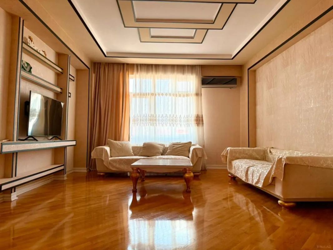 Kirayə verilir 4 otaqlı mənzil 255 m²